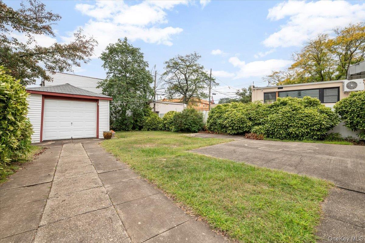 11 Park Avenue, Williston Park, NY 11596