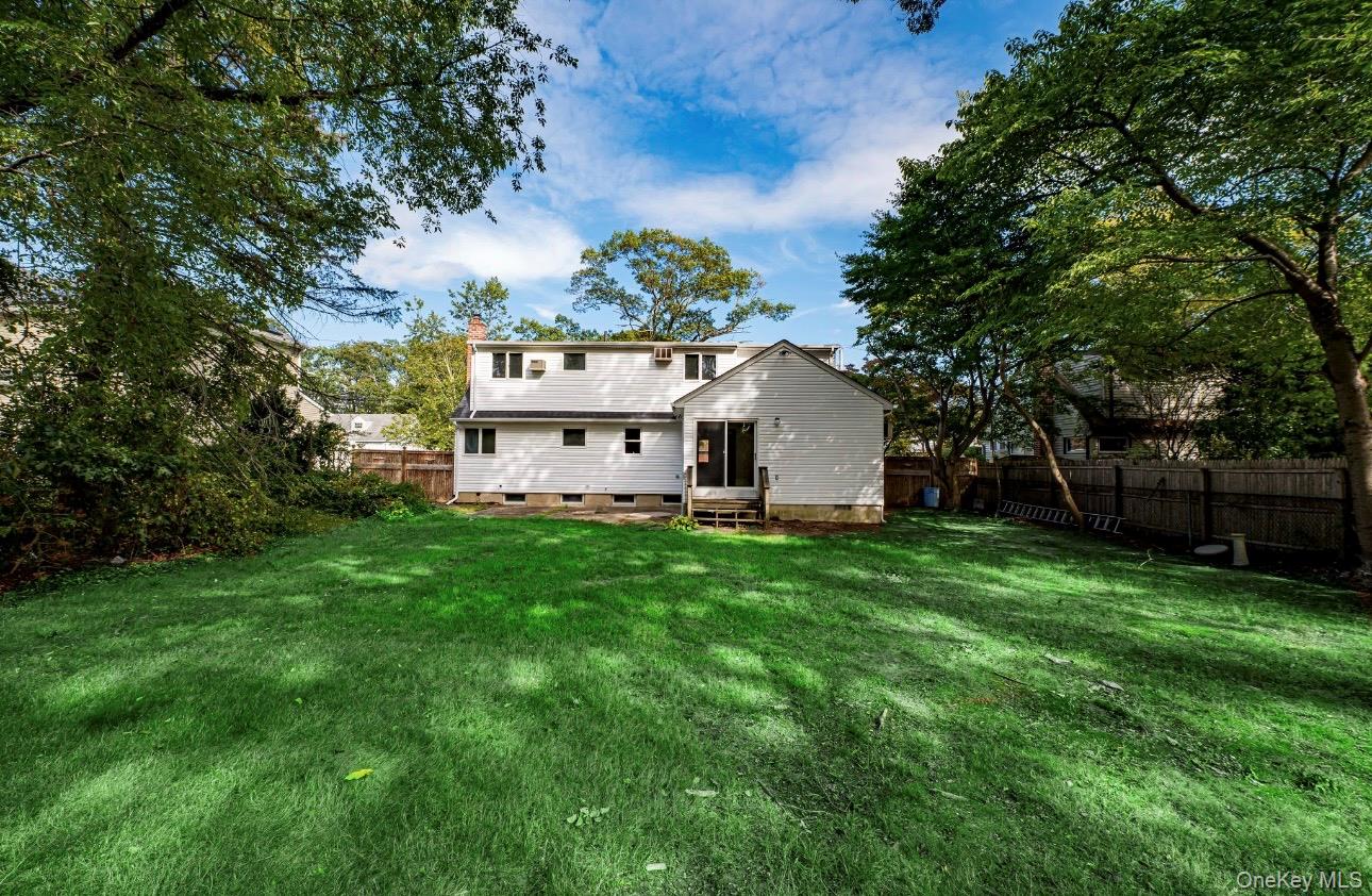 40 Center Street, Ronkonkoma, NY 11779