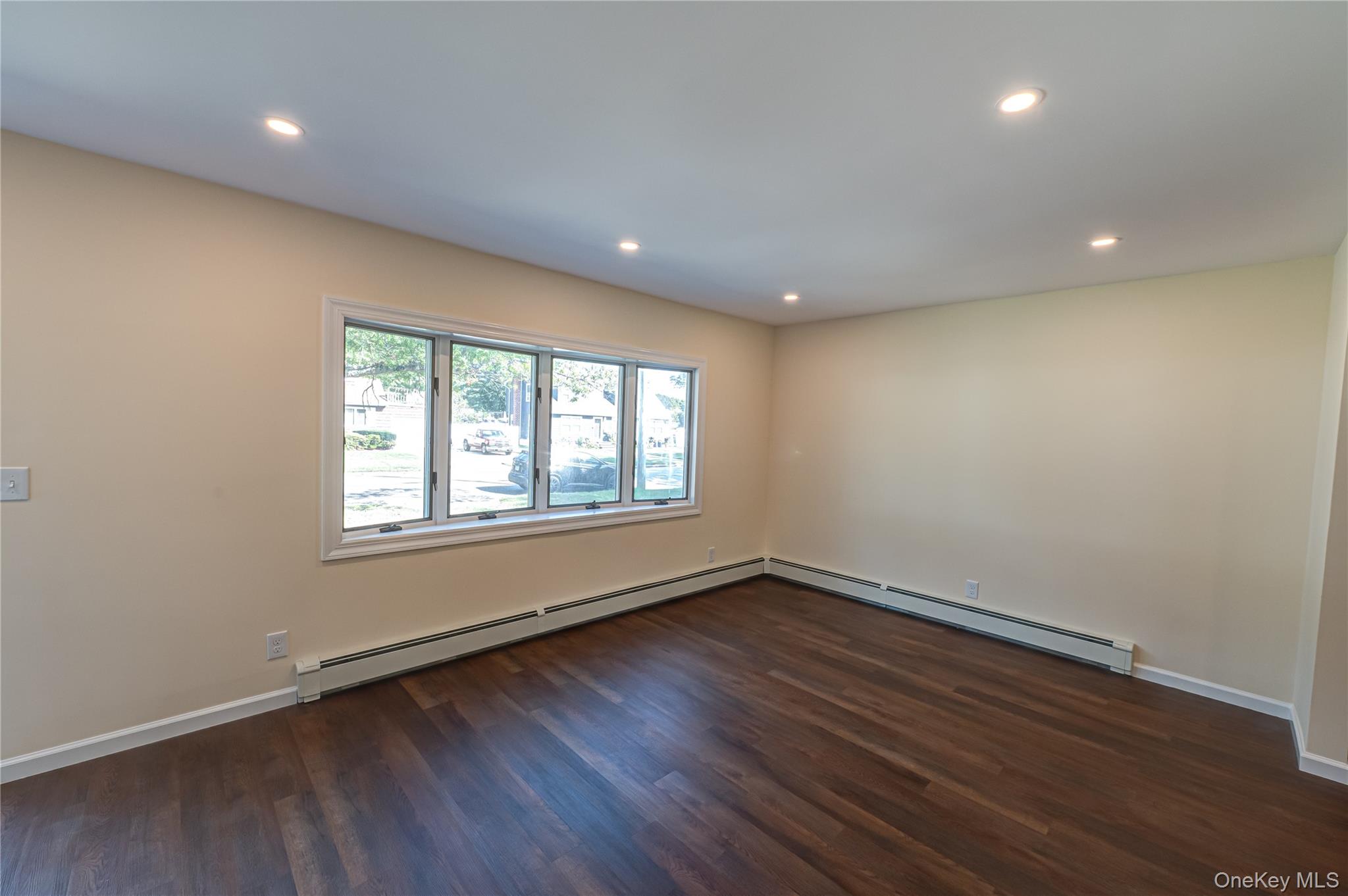 40 Center Street, Ronkonkoma, NY 11779