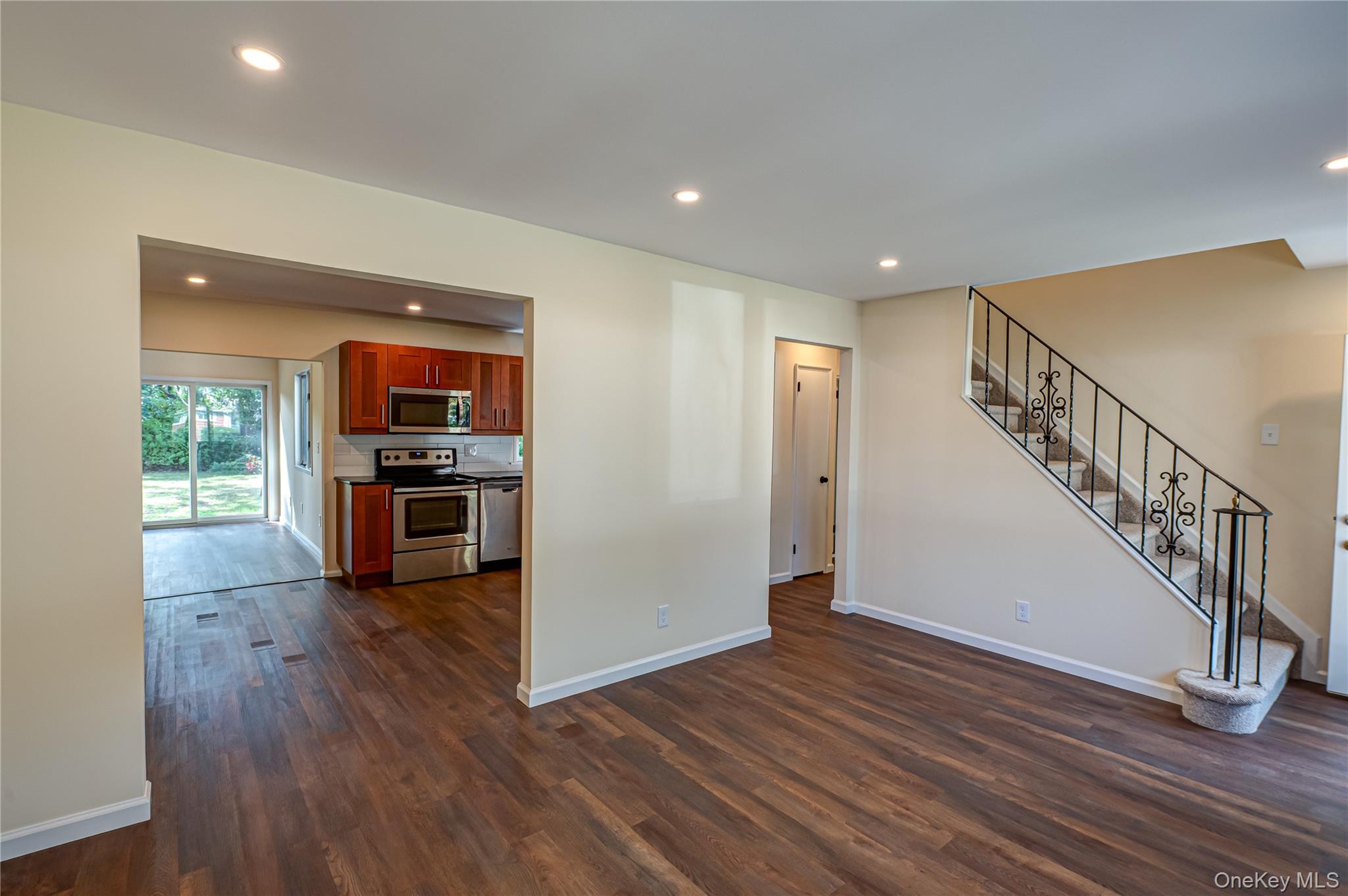 40 Center Street, Ronkonkoma, NY 11779