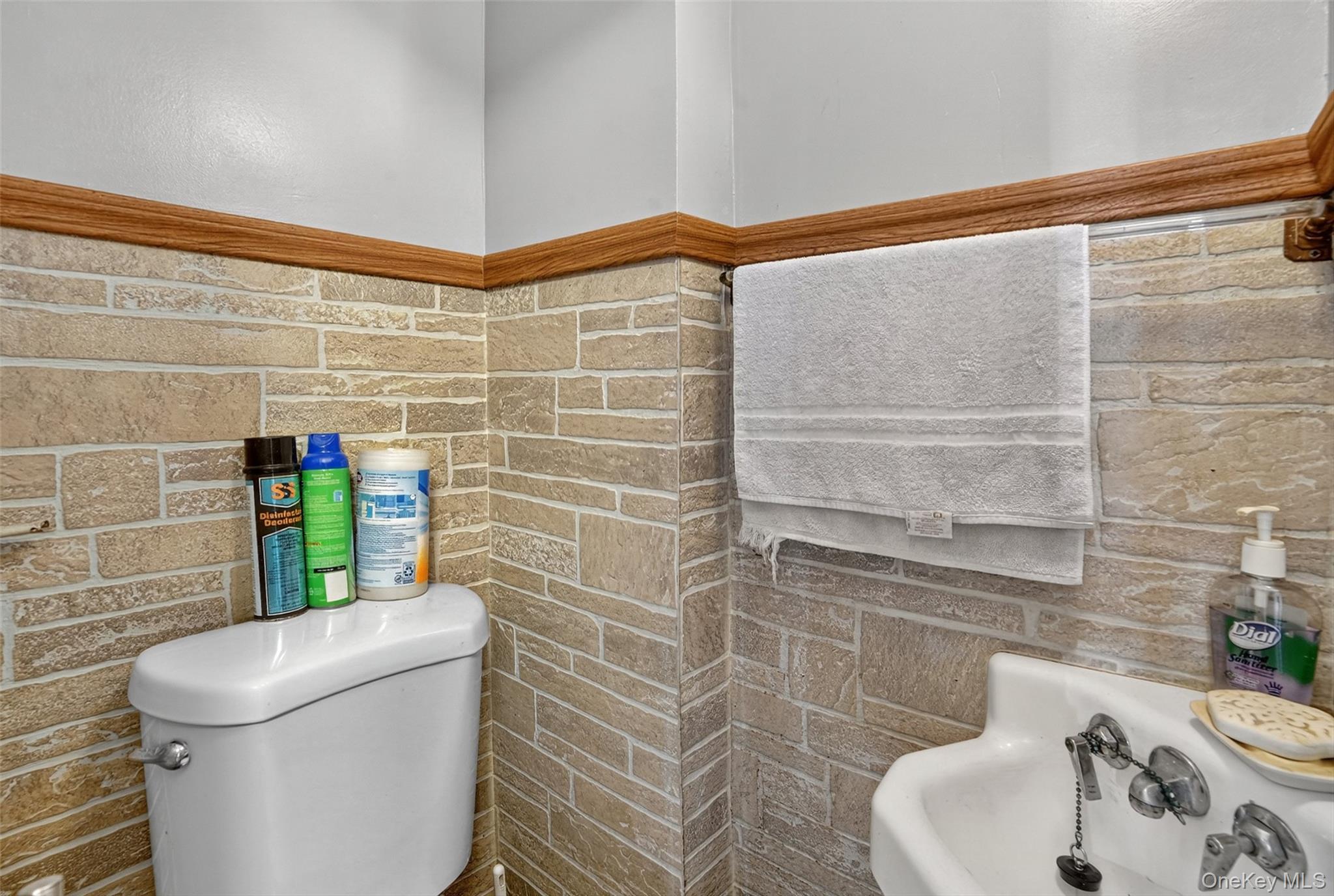 180 Saratoga Avenue, Yonkers, NY 10705