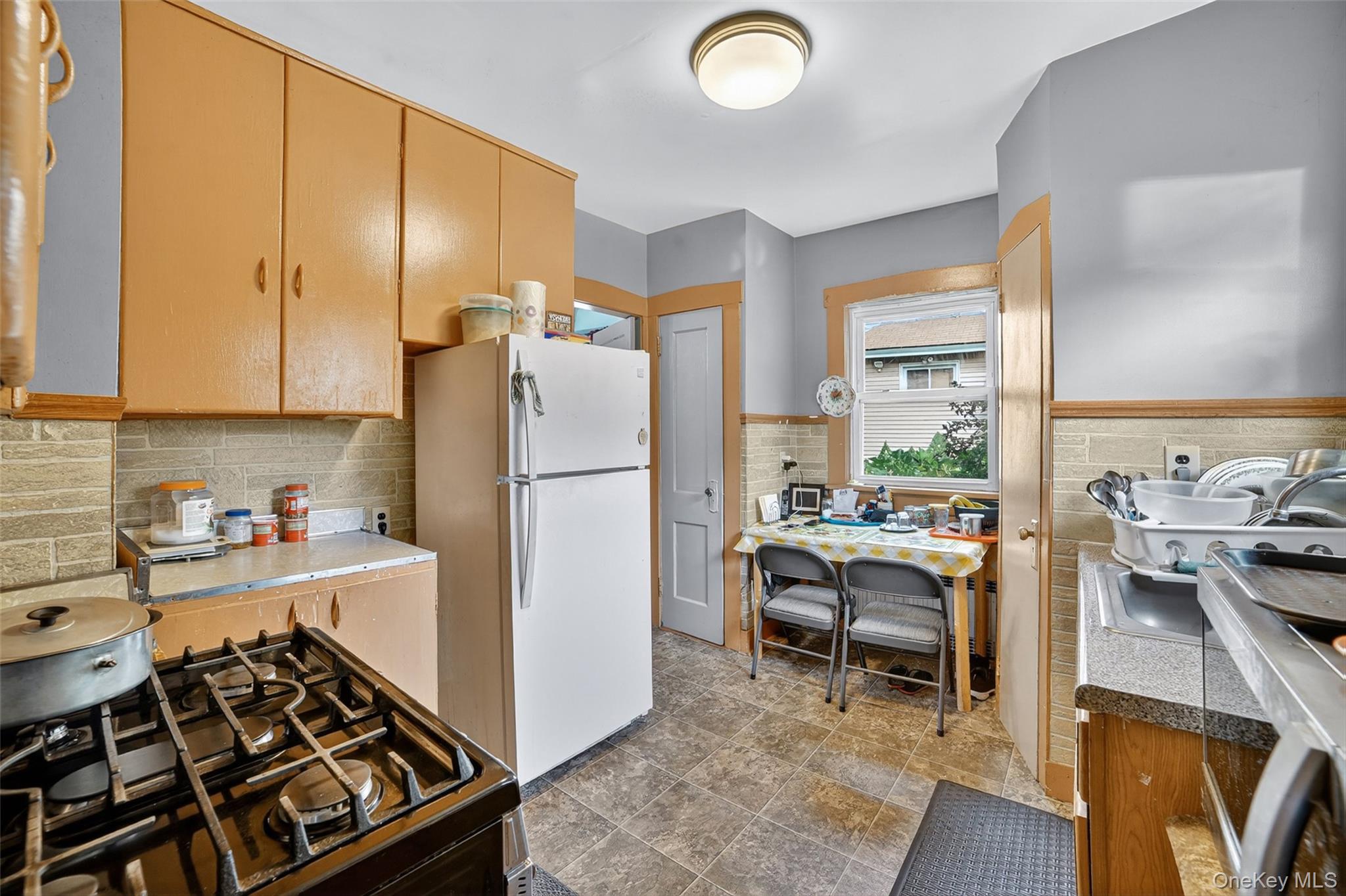 180 Saratoga Avenue, Yonkers, NY 10705