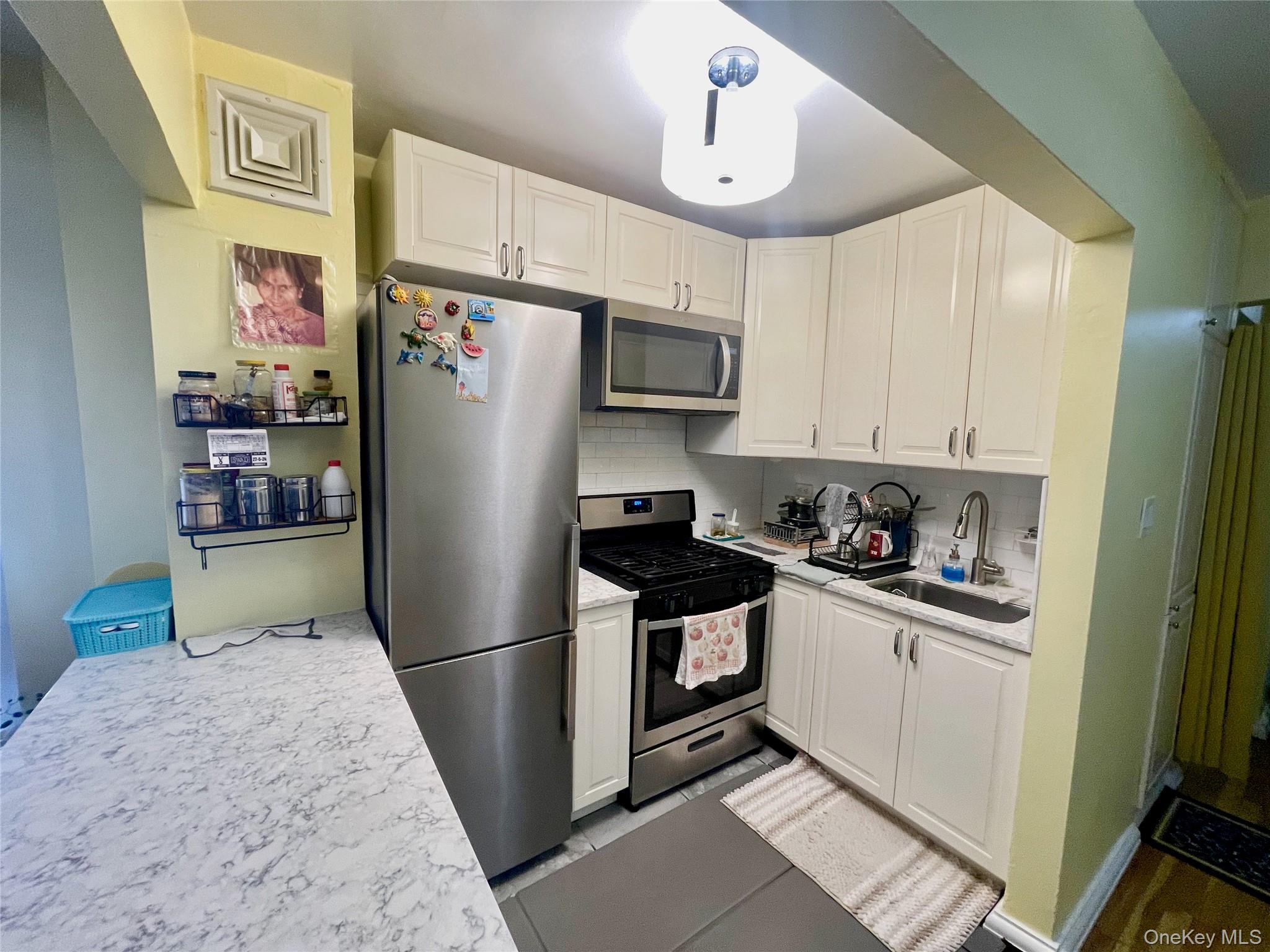 94-11 59th Avenue # D17, Elmhurst, NY 11373