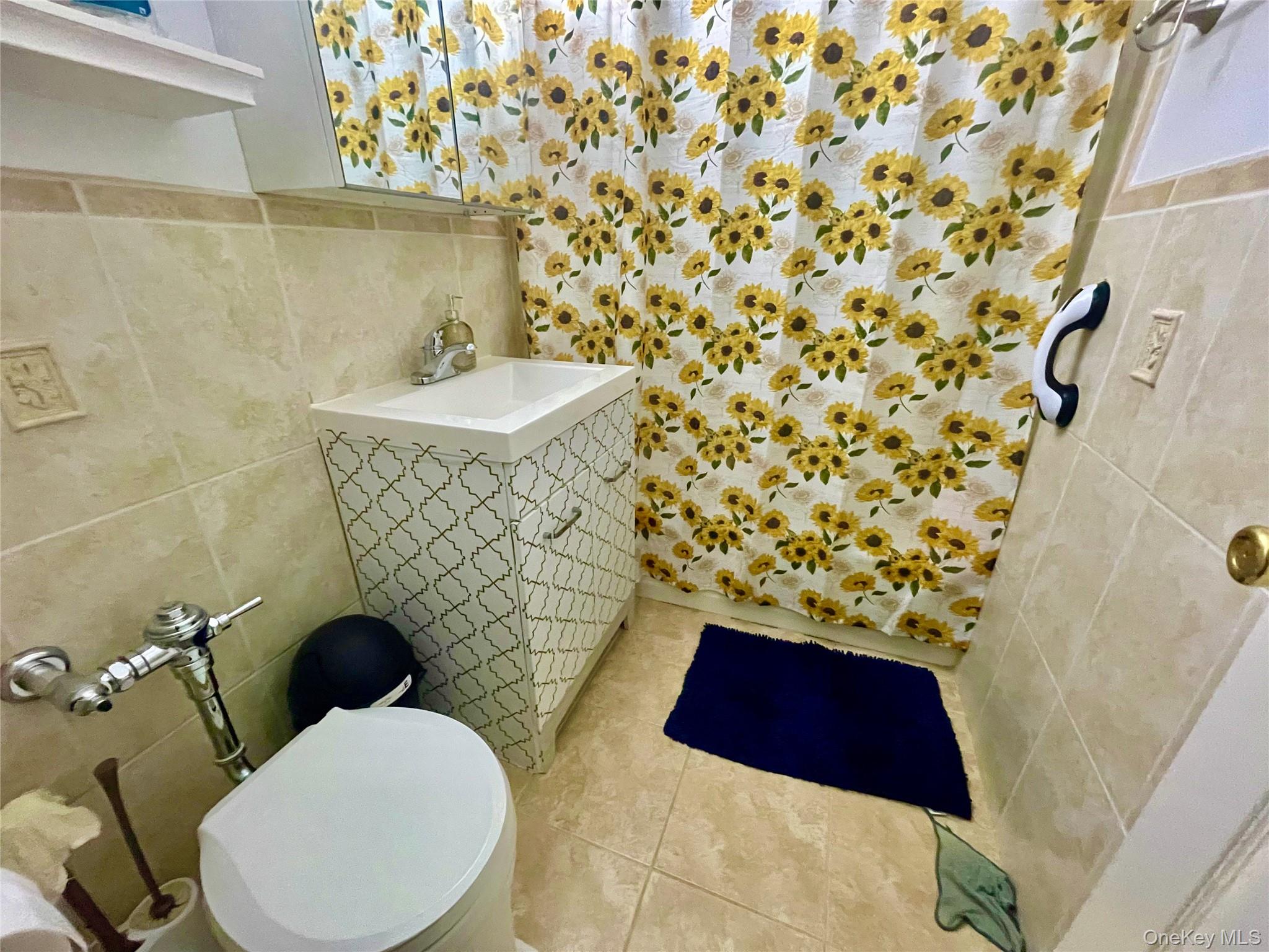 94-11 59th Avenue # D17, Elmhurst, NY 11373