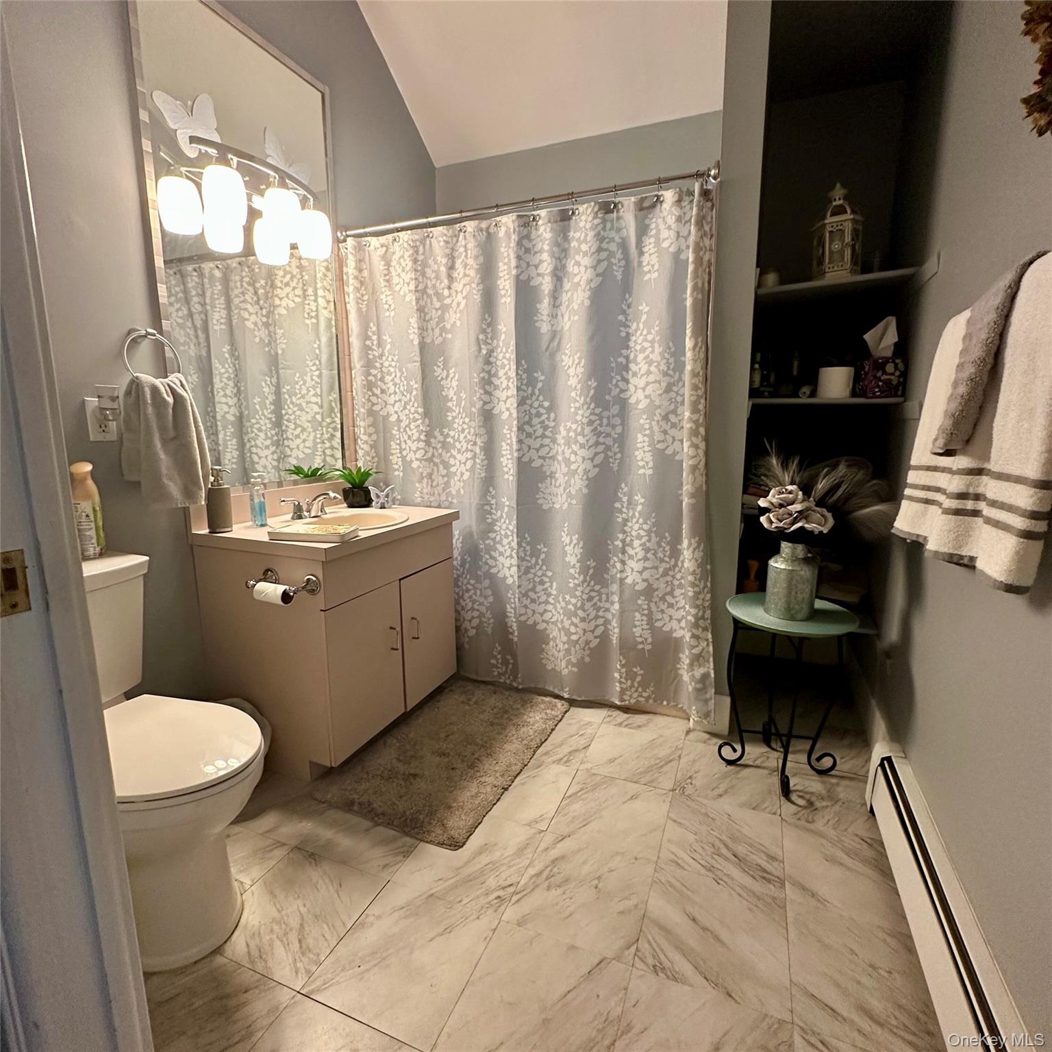 4 Thunderbird Court, Shoreham, NY 11786