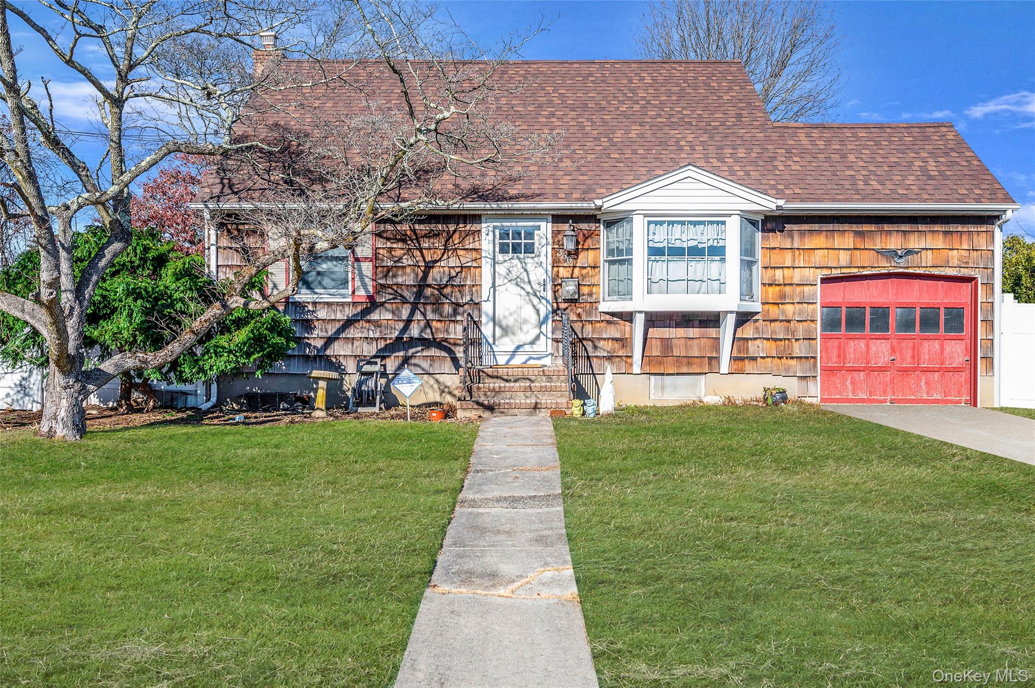 360 Arcadia Drive, West Islip, NY 11795