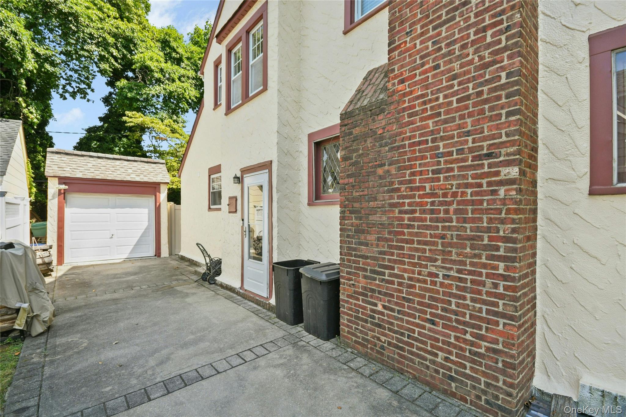 57 Hollywood Court, Rockville Centre, NY 11570