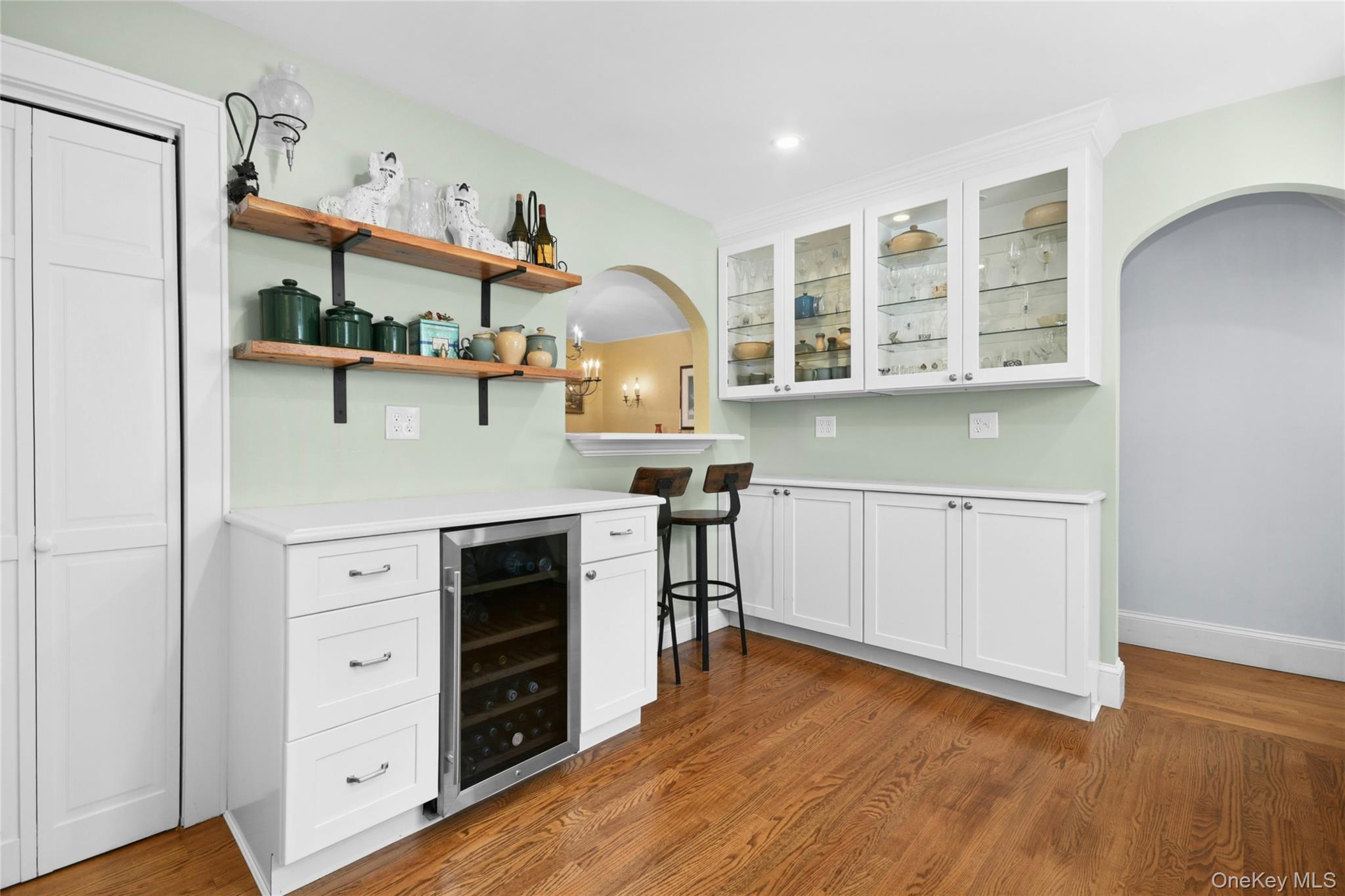 57 Hollywood Court, Rockville Centre, NY 11570