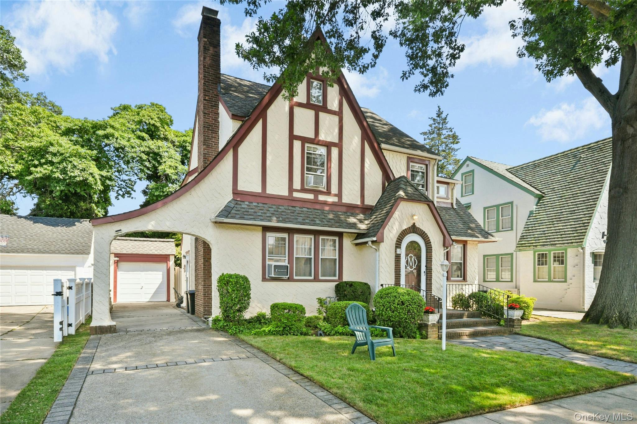 57 Hollywood Court, Rockville Centre, NY 11570