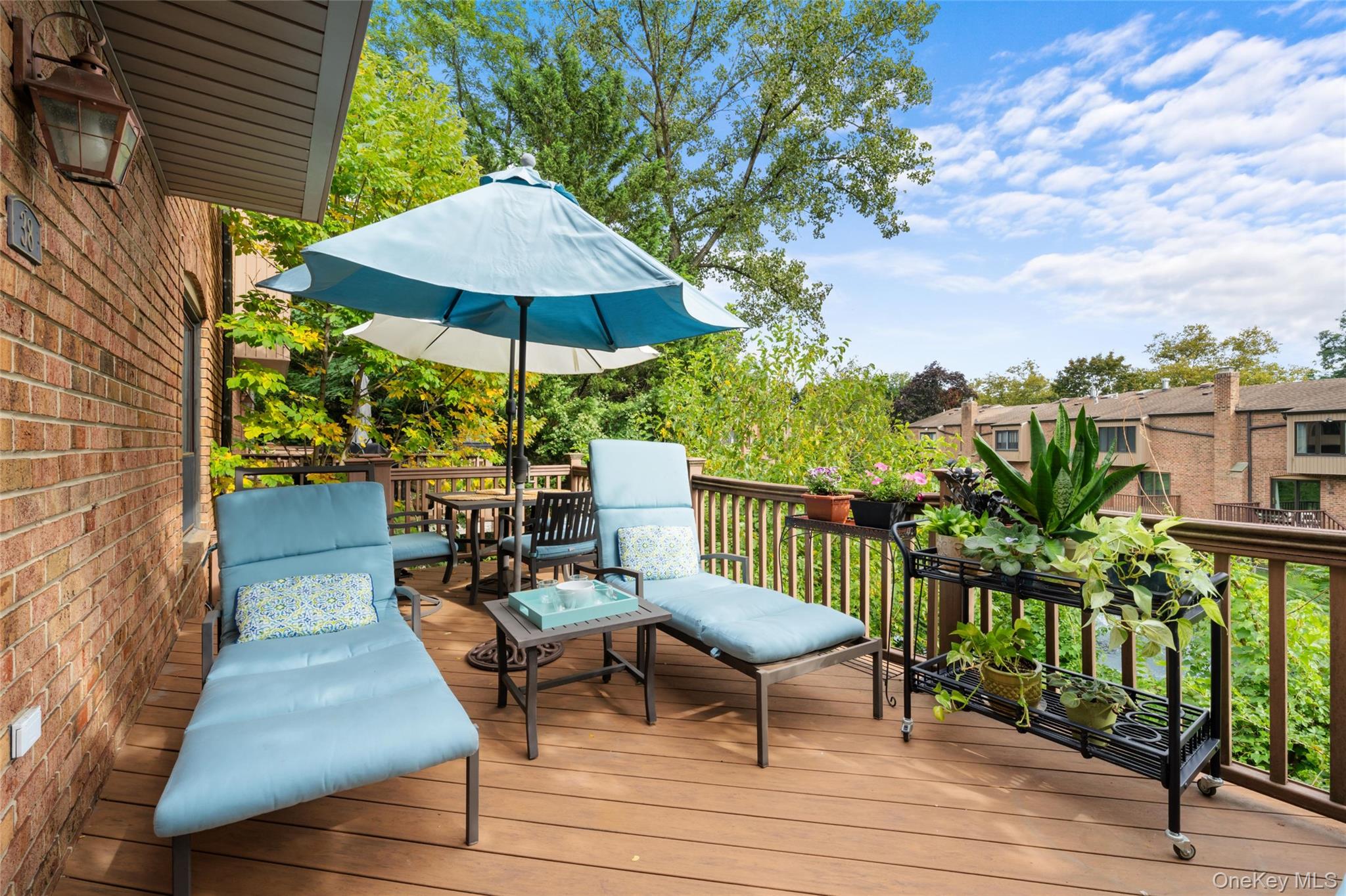 38 Windsor Gate Drive, North Hills, NY 11040