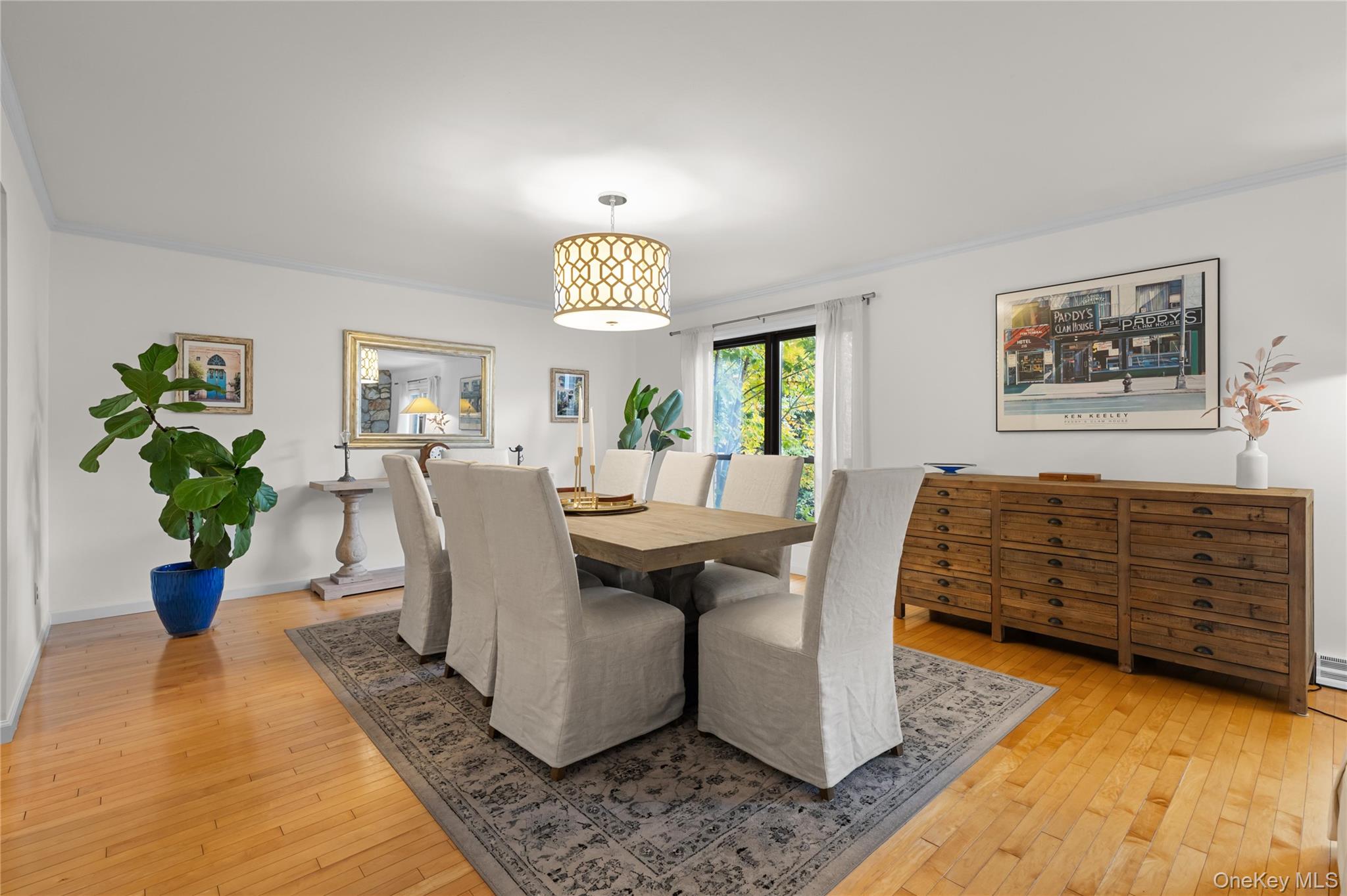 38 Windsor Gate Drive, North Hills, NY 11040