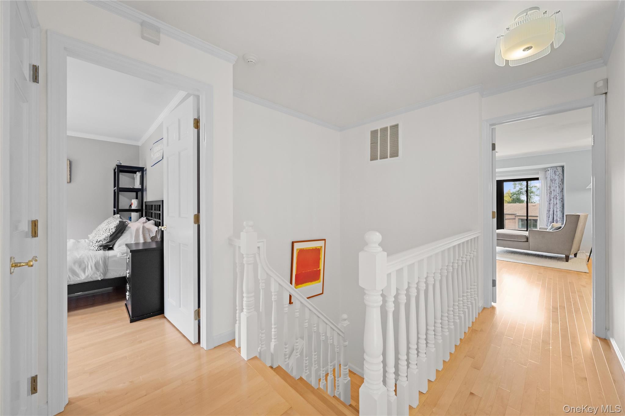 38 Windsor Gate Drive, North Hills, NY 11040