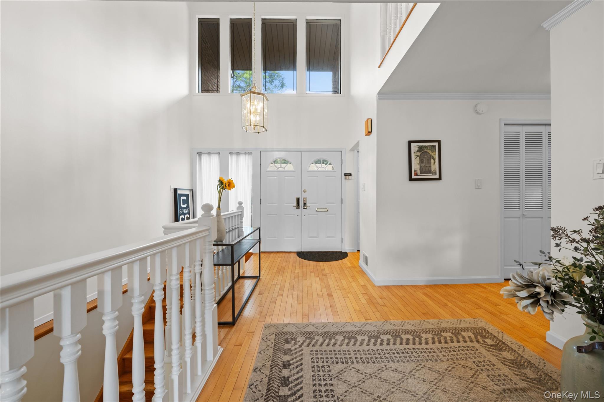 38 Windsor Gate Drive, North Hills, NY 11040