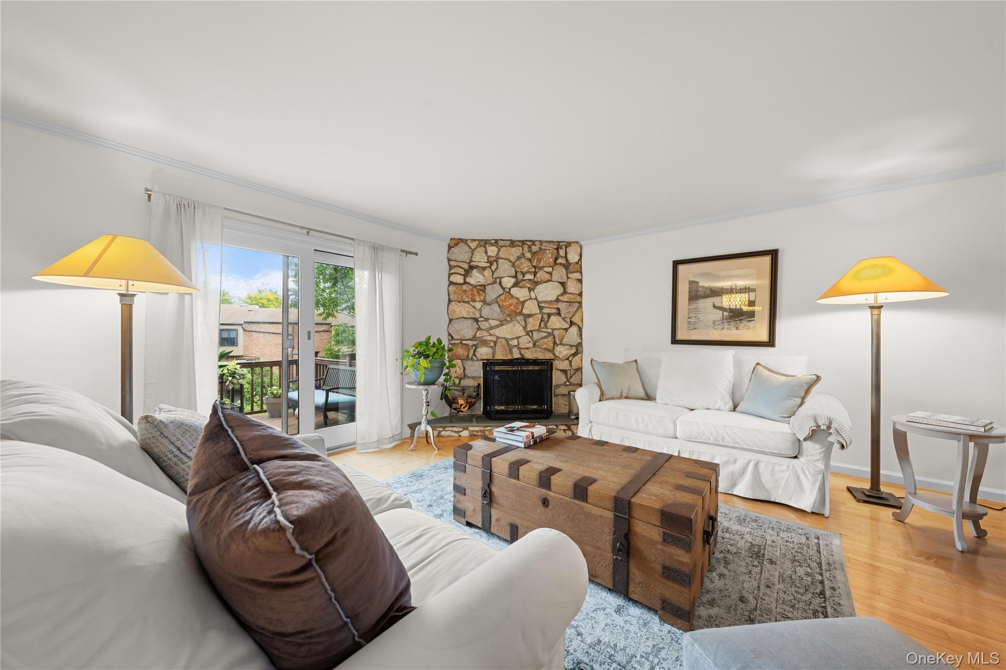 38 Windsor Gate Drive, North Hills, NY 11040