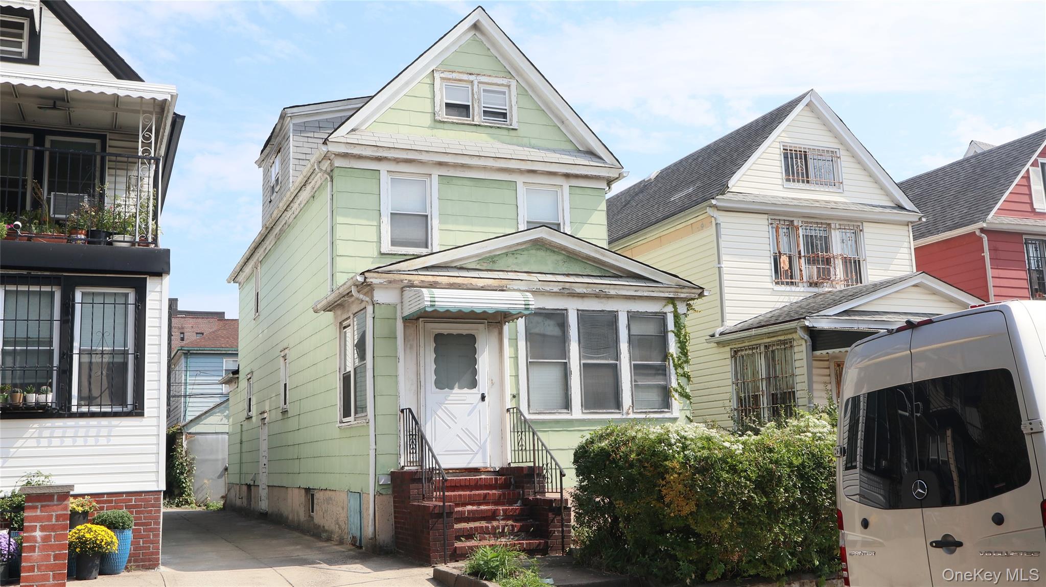 4249 78th Street, Elmhurst, NY 11373