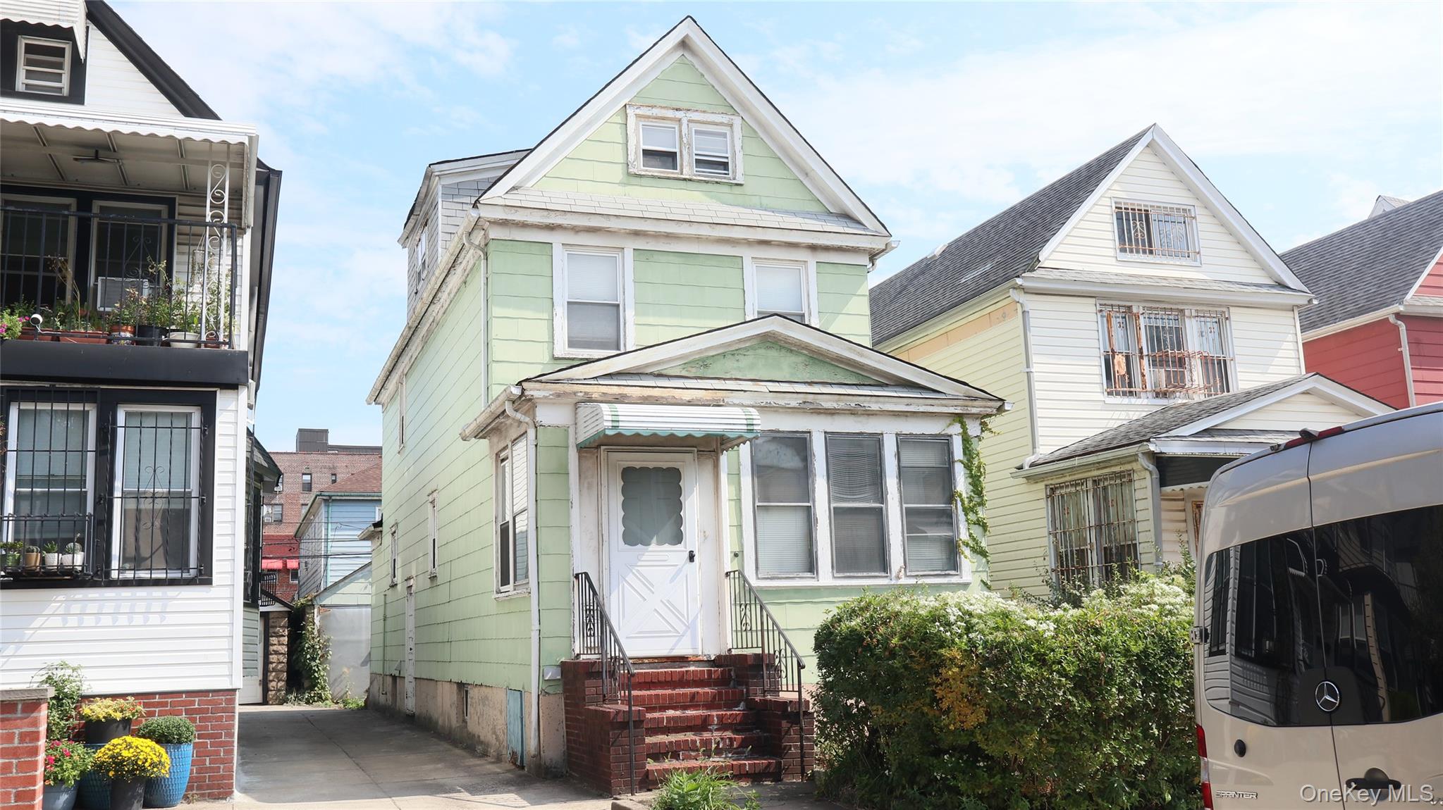 4249 78th Street, Elmhurst, NY 11373