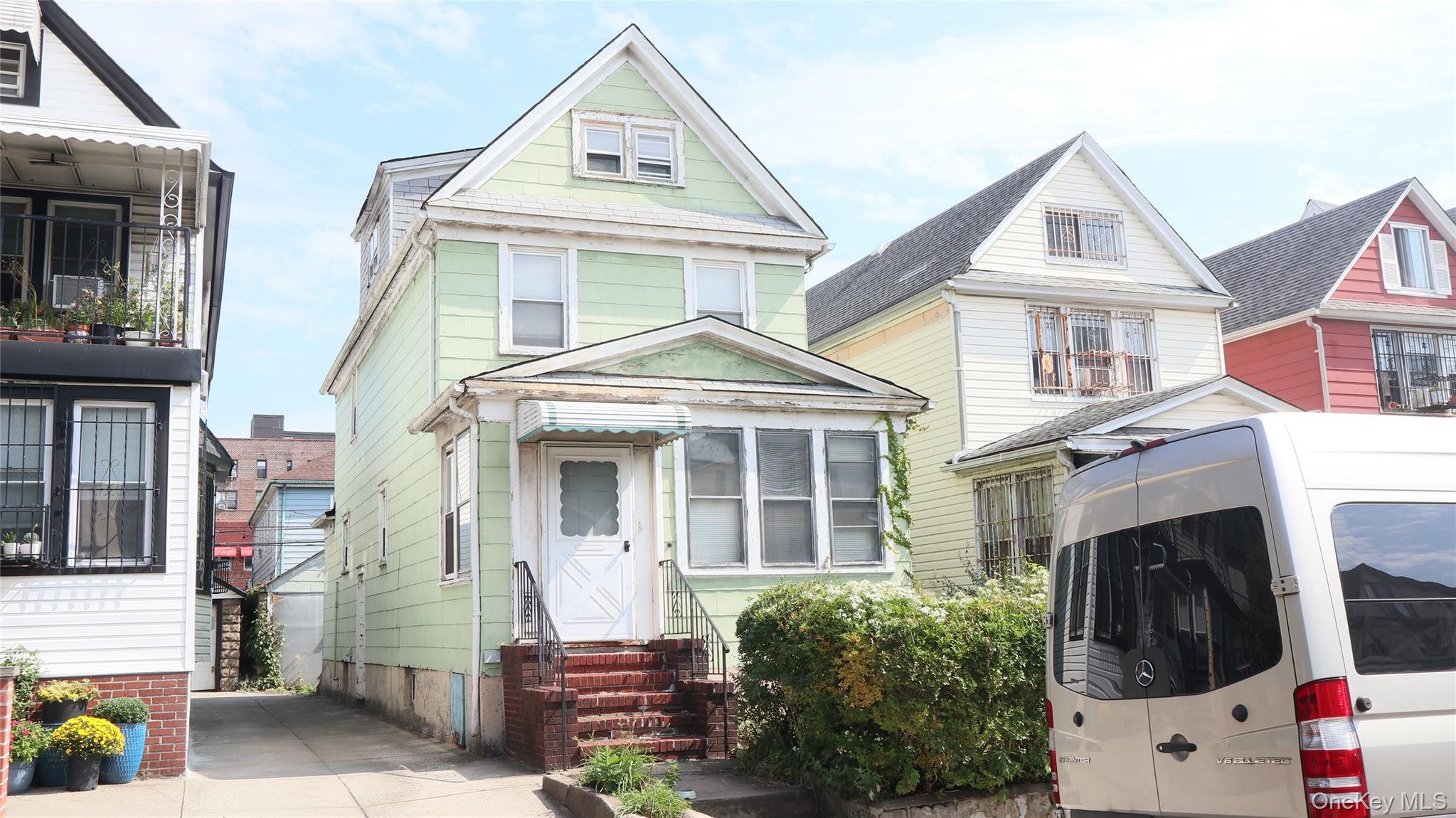 4249 78th Street, Elmhurst, NY 11373