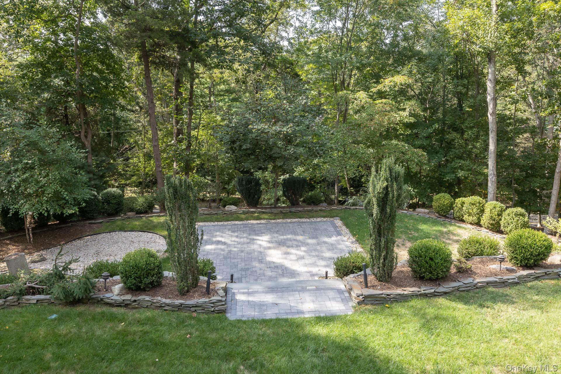 1 Summit Trail, Nissequogue, NY 11780