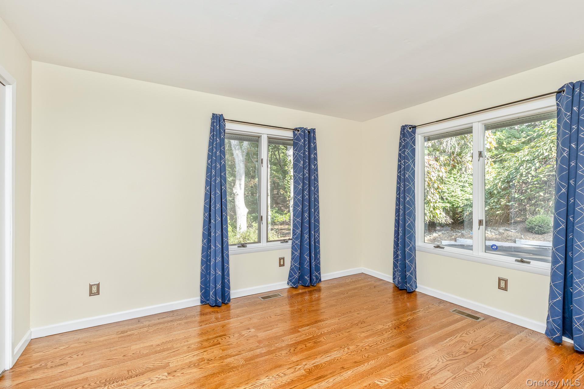 1 Summit Trail, Nissequogue, NY 11780