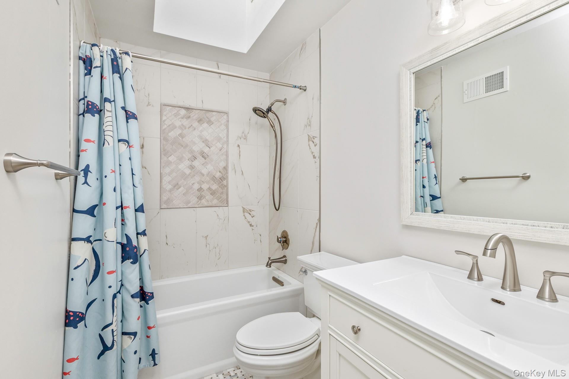 1 Summit Trail, Nissequogue, NY 11780