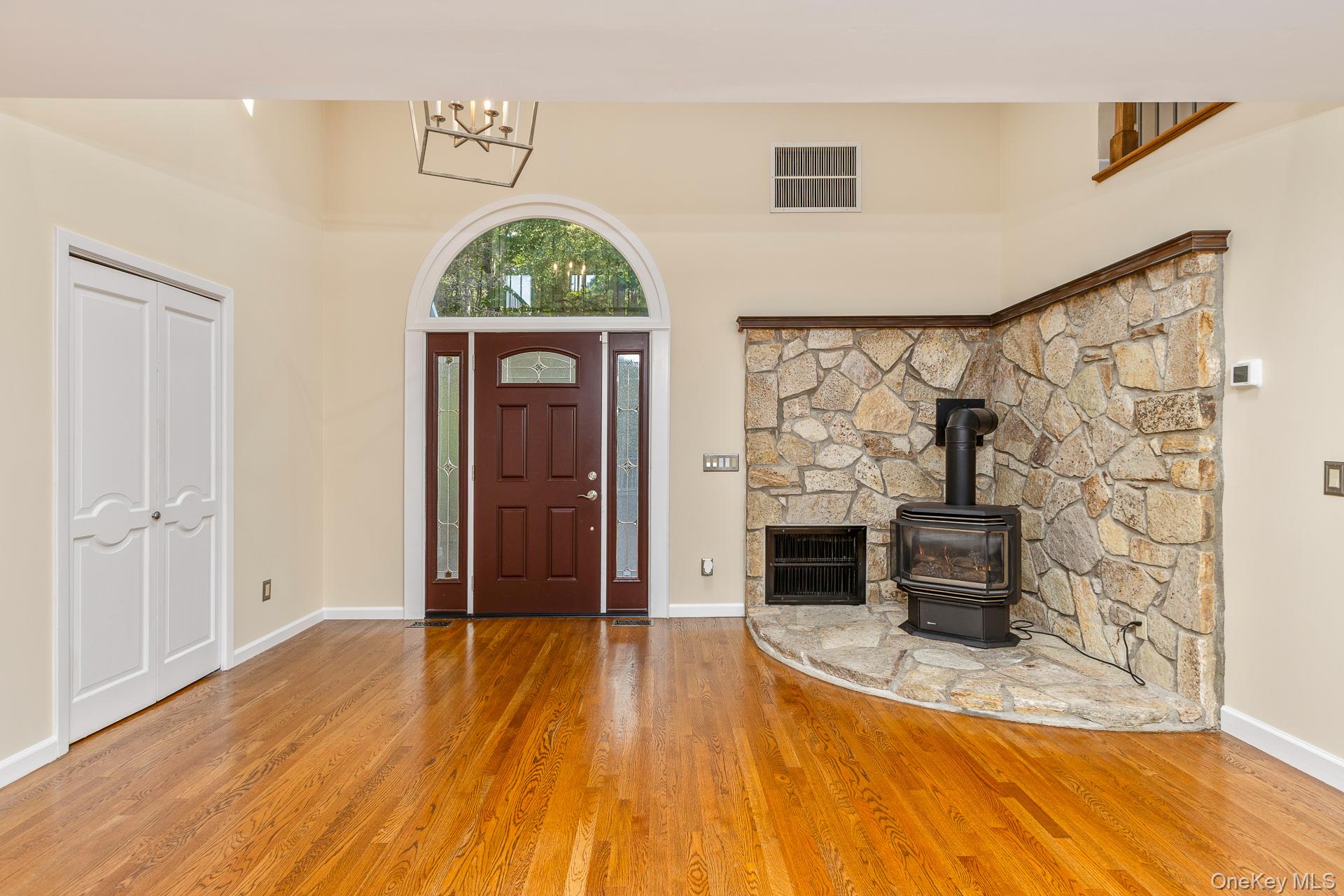 1 Summit Trail, Nissequogue, NY 11780