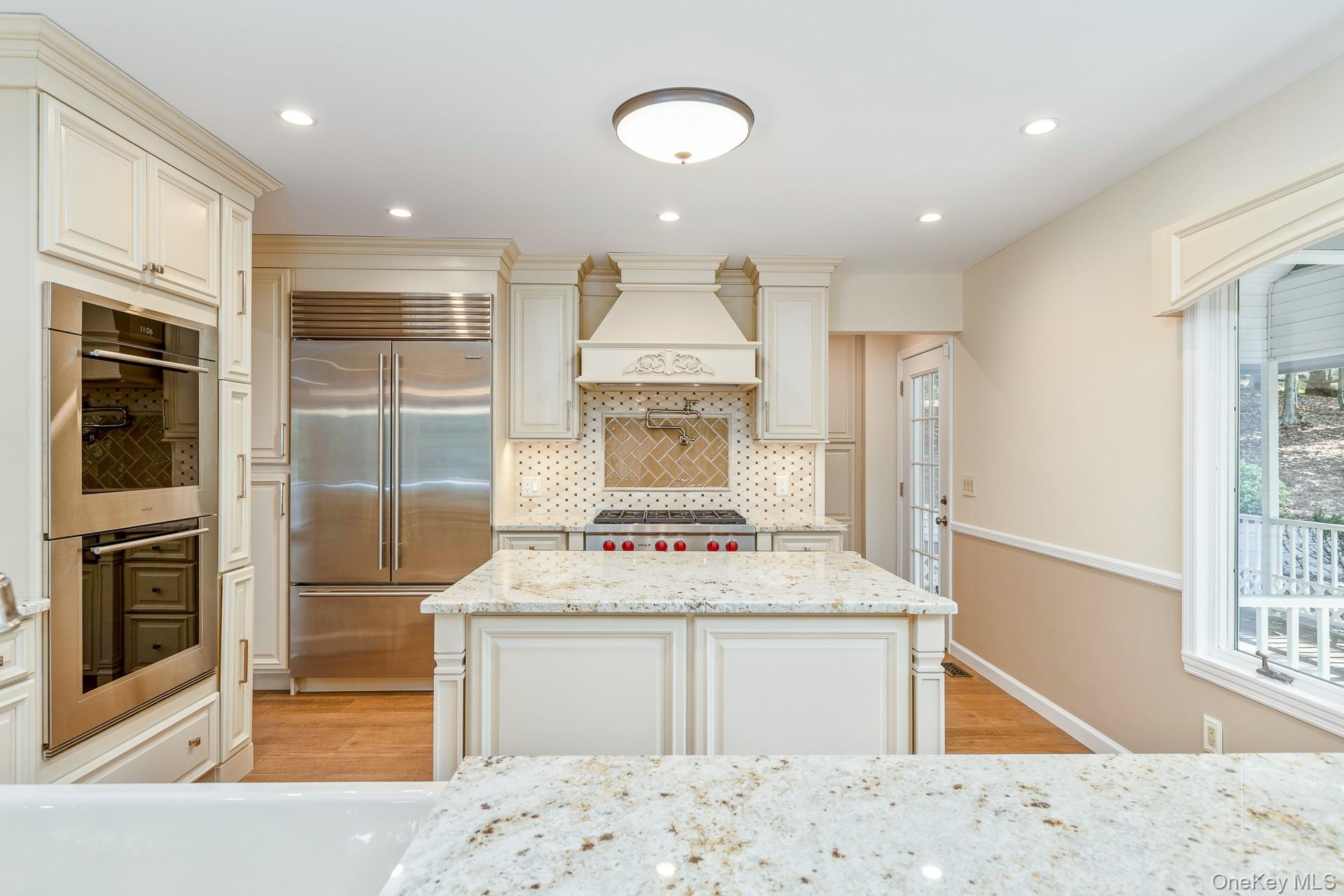 1 Summit Trail, Nissequogue, NY 11780