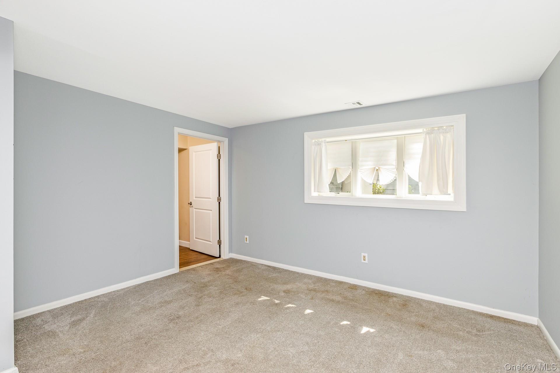 1 Summit Trail, Nissequogue, NY 11780