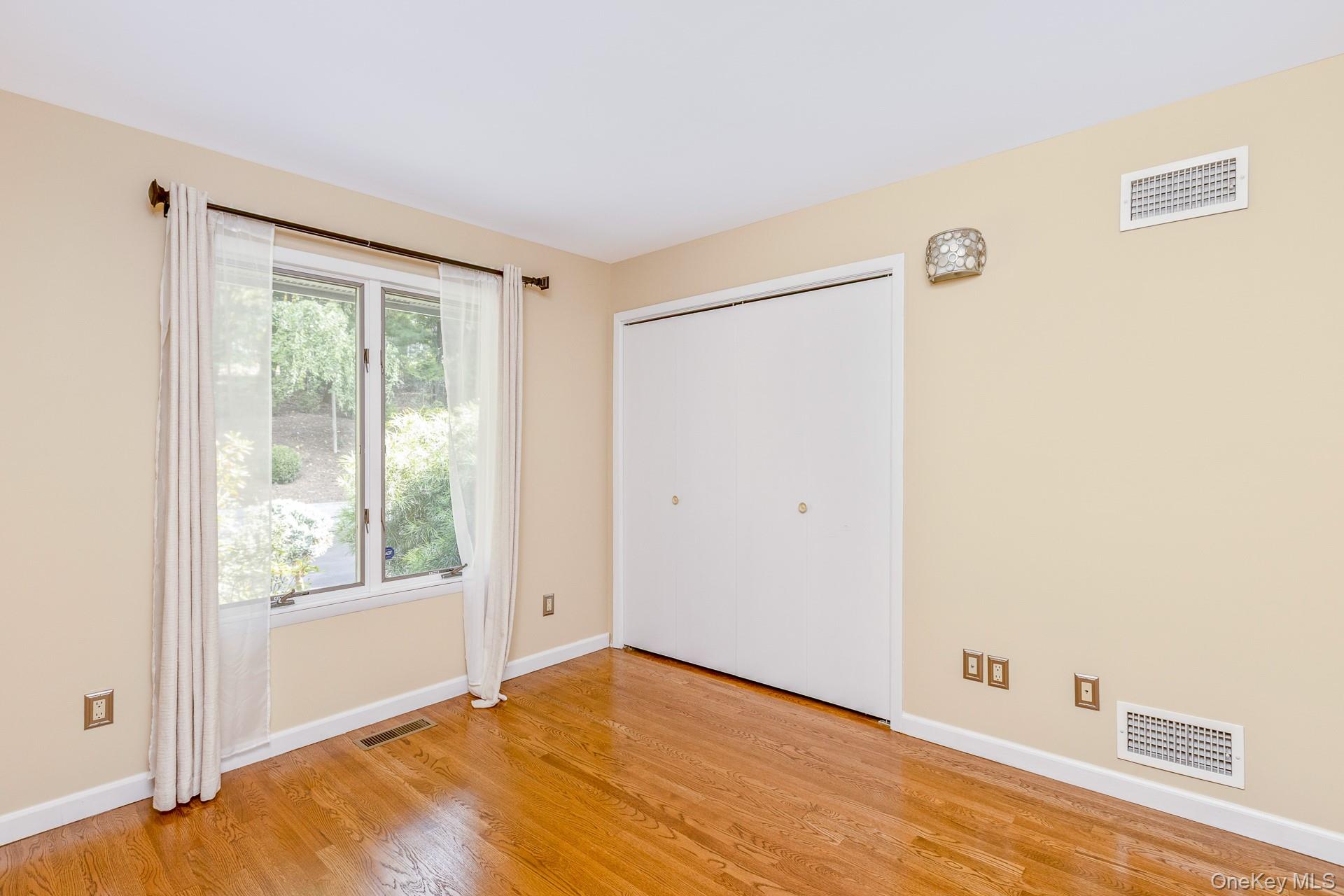 1 Summit Trail, Nissequogue, NY 11780