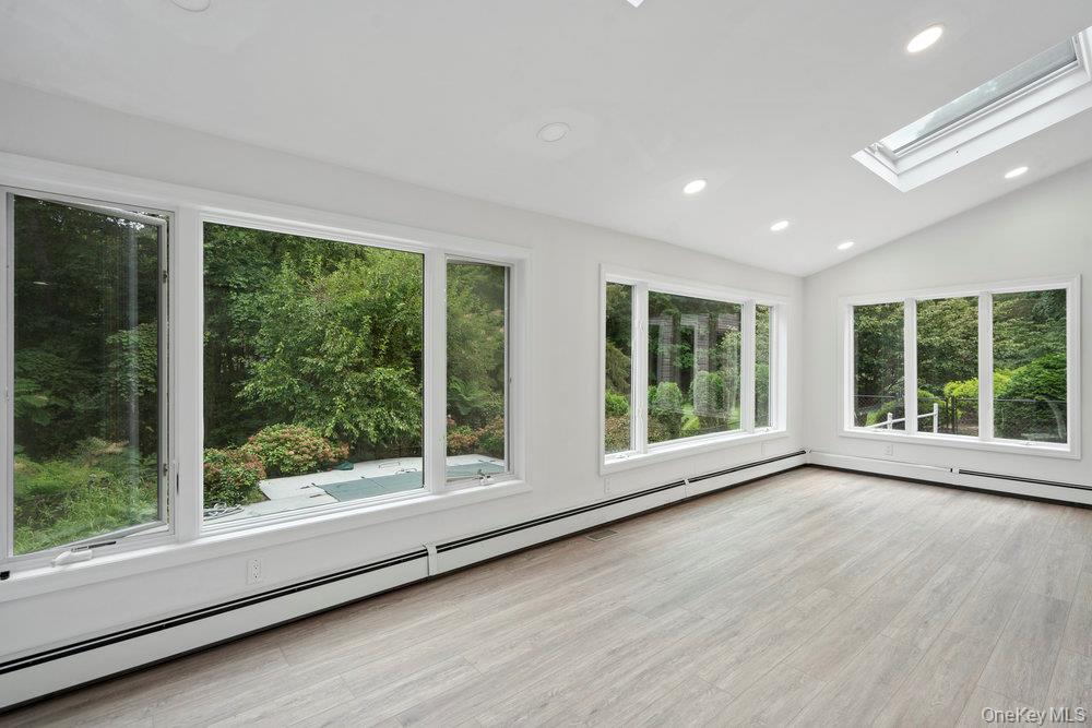 83 Shore Road, Mount Sinai, NY 11766