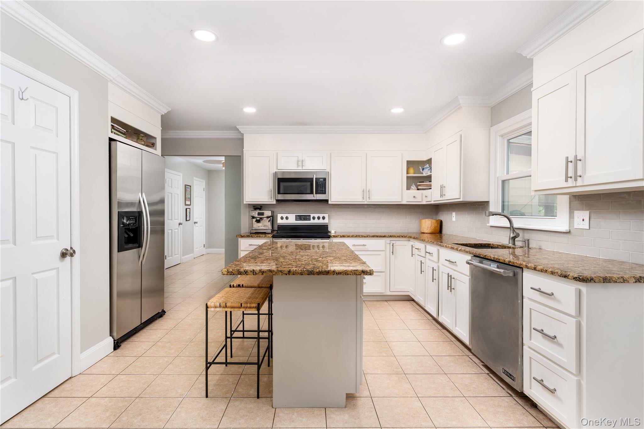 3 Pheasant Run, Wading River, NY 11792