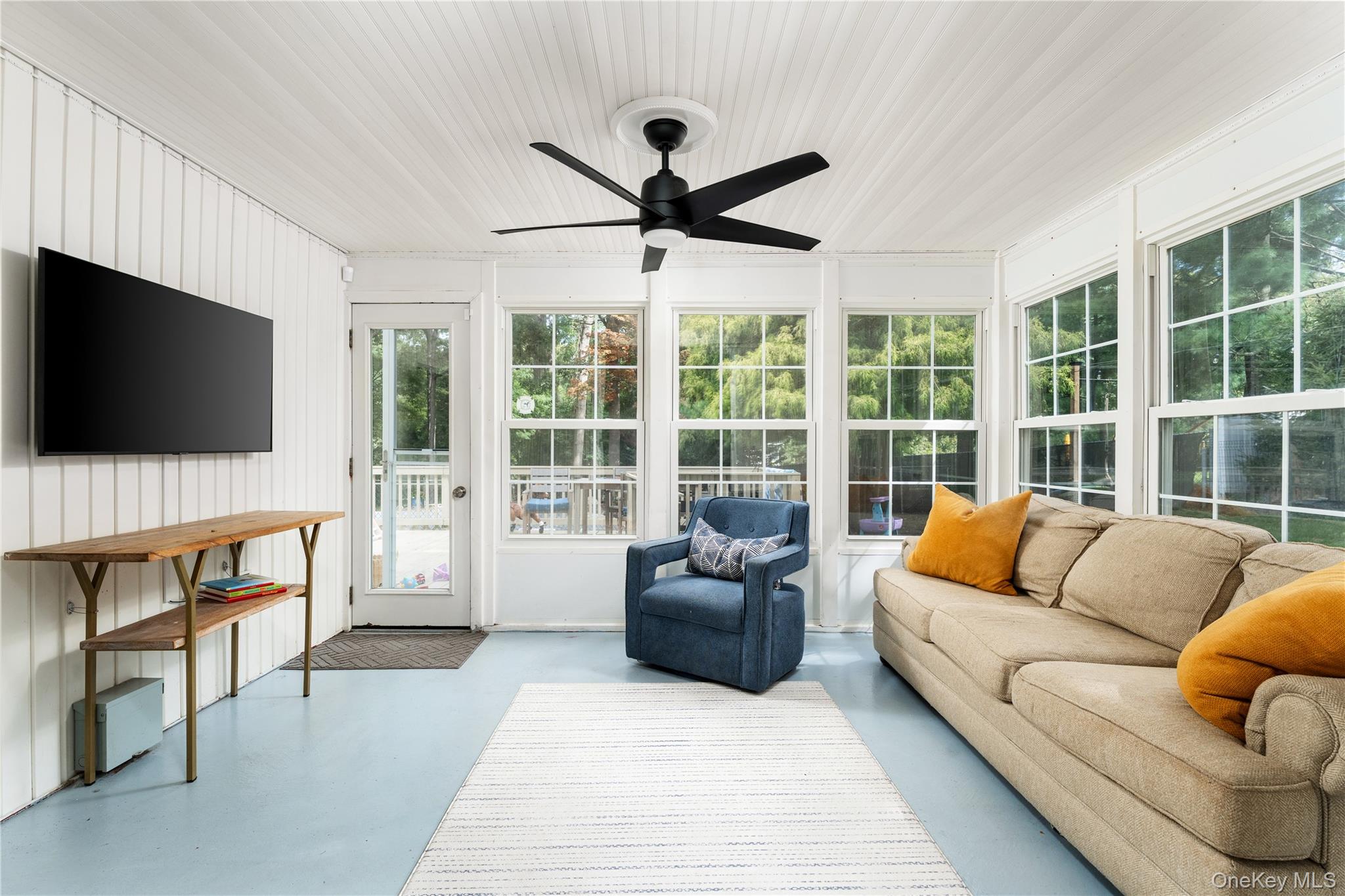 3 Pheasant Run, Wading River, NY 11792