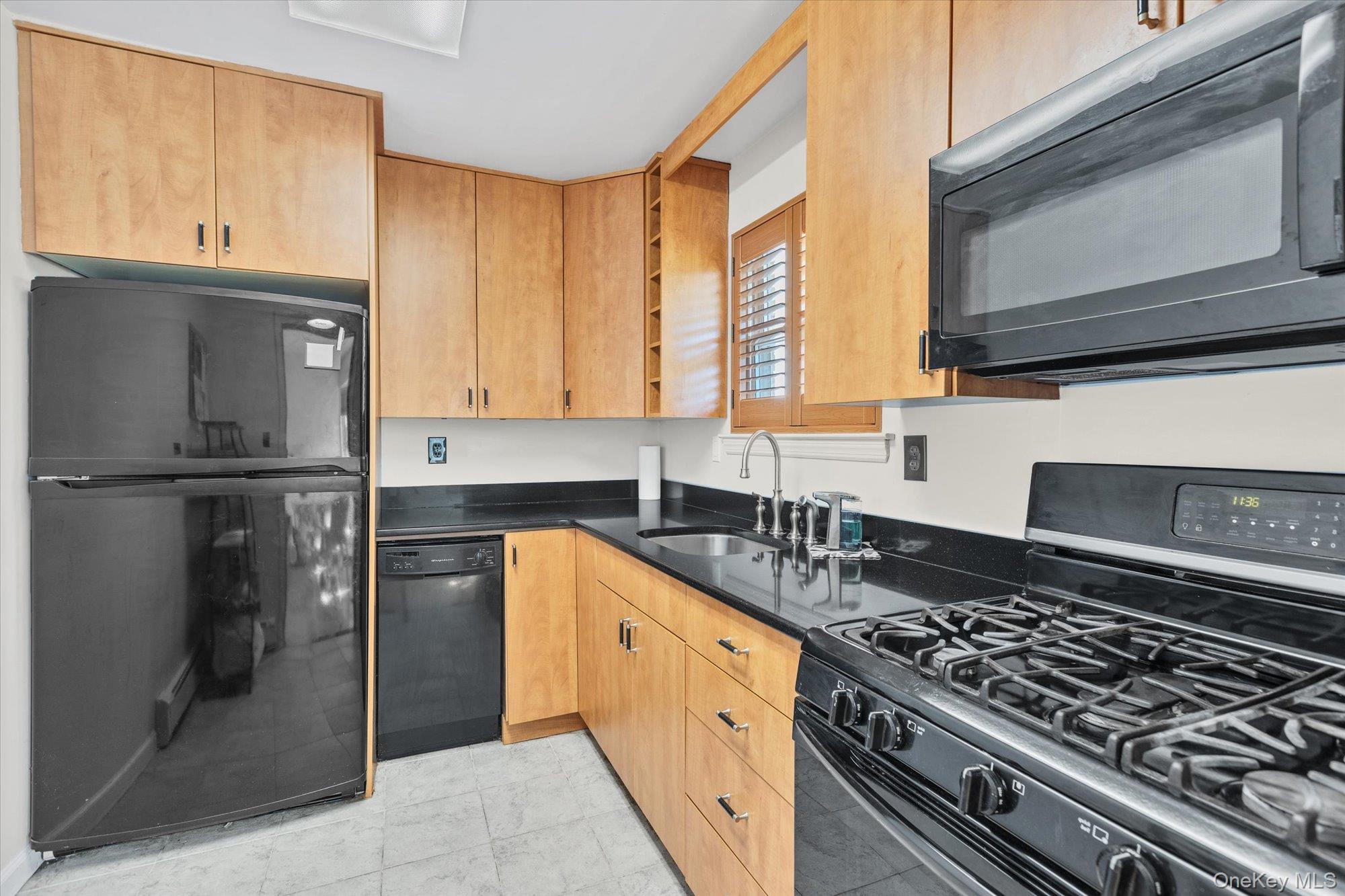 4712 Wilshire Lane # 4712, Oakdale, NY 11769