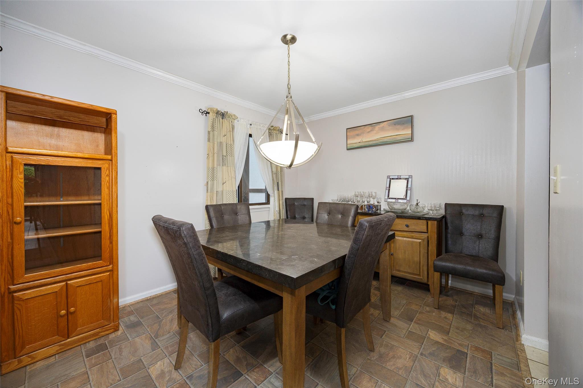 28 Amber Court, Poughkeepsie, NY 12603