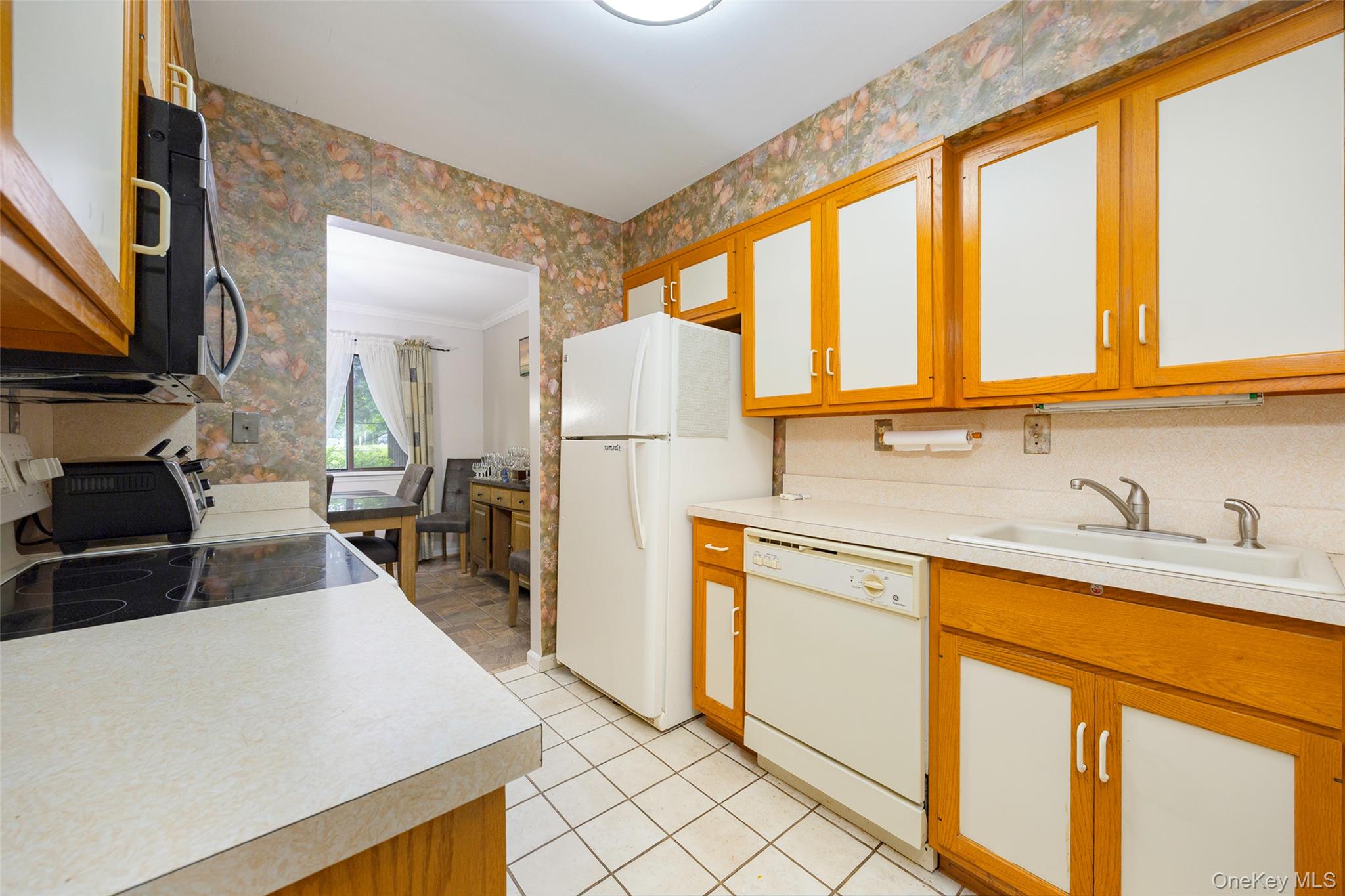 28 Amber Court, Poughkeepsie, NY 12603