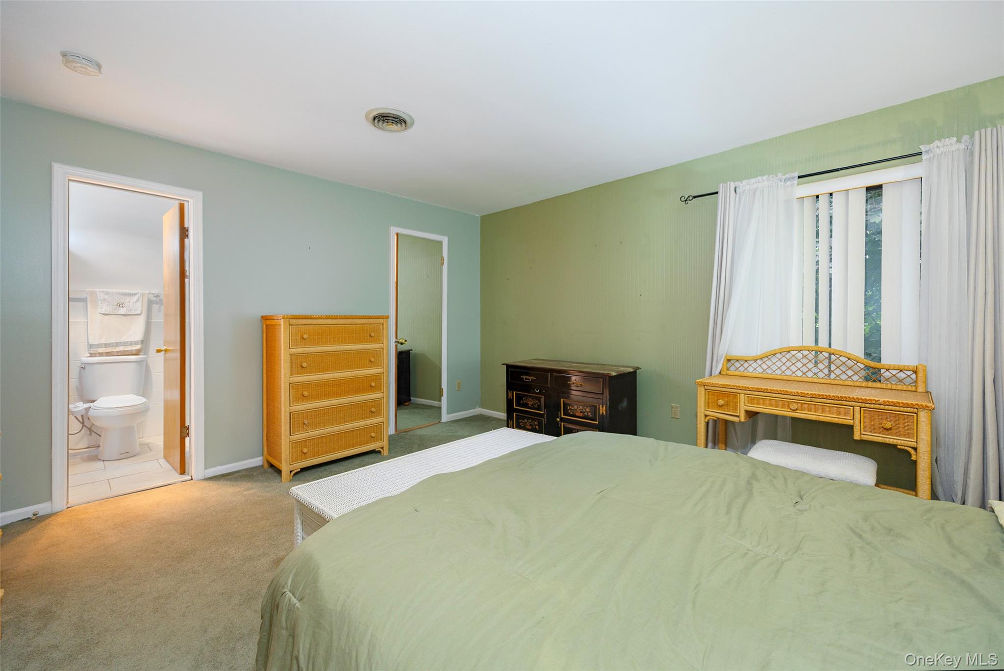 28 Amber Court, Poughkeepsie, NY 12603