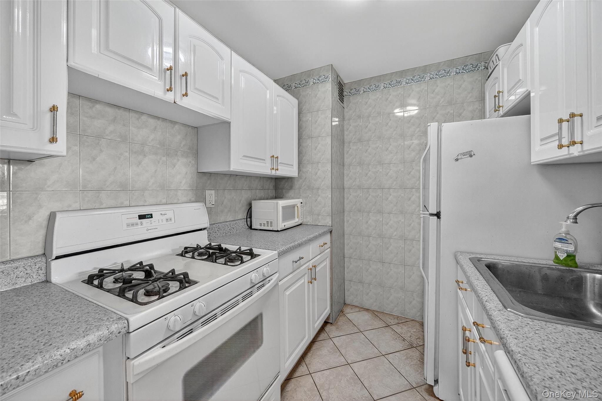 1874 Pelham Parkway S # 6E, Bronx, NY 10461