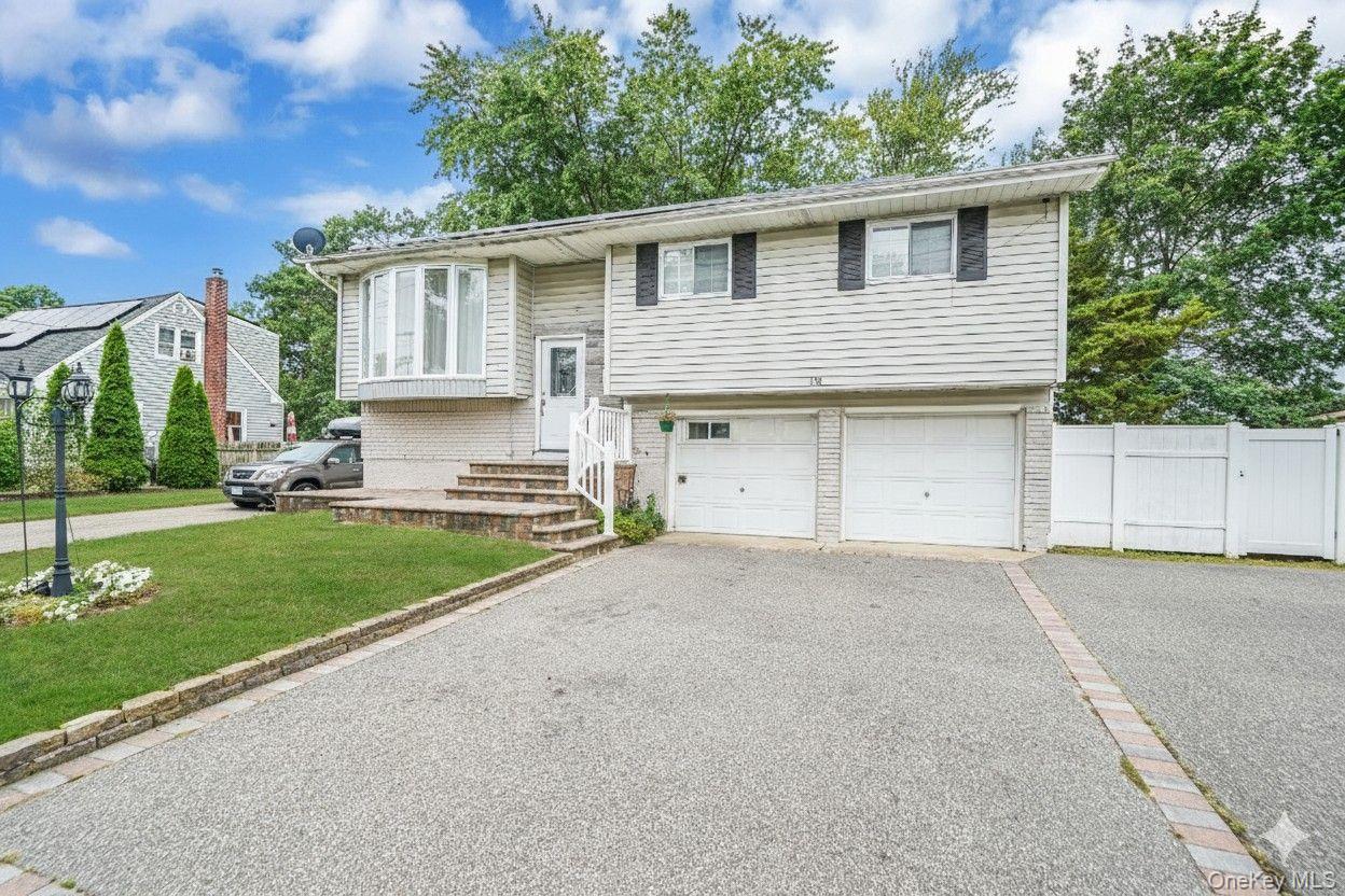 158 Broadway, Brentwood, NY 11717