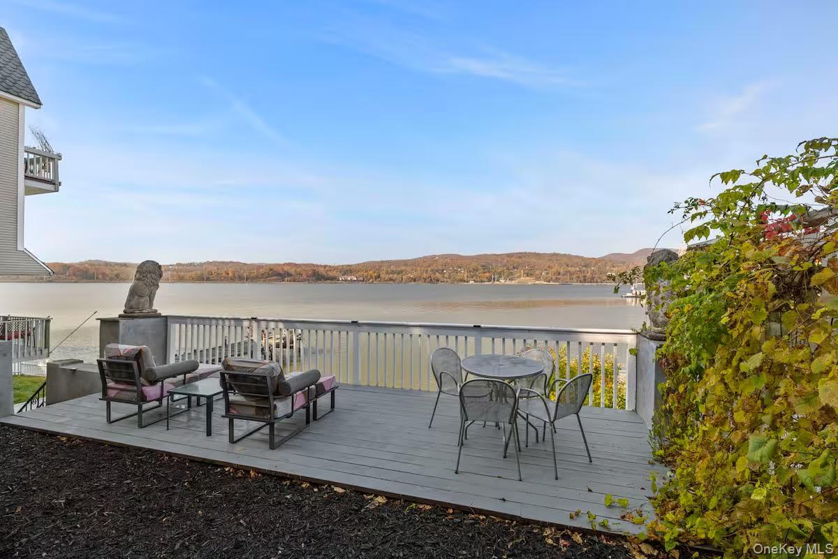 31 Wayne Avenue, Verplanck, NY 10596