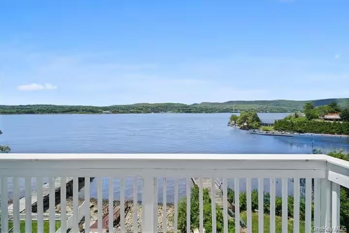 31 Wayne Avenue, Verplanck, NY 10596