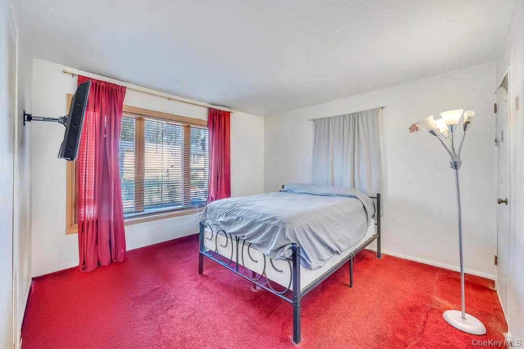 529 Clinton Avenue, Rockville Centre, NY 11570