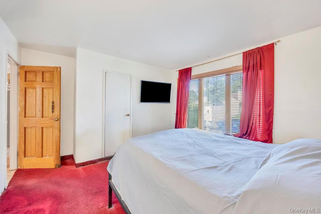 529 Clinton Avenue, Rockville Centre, NY 11570