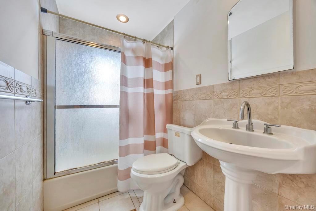 529 Clinton Avenue, Rockville Centre, NY 11570