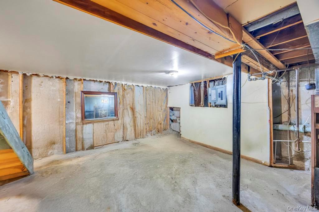 529 Clinton Avenue, Rockville Centre, NY 11570