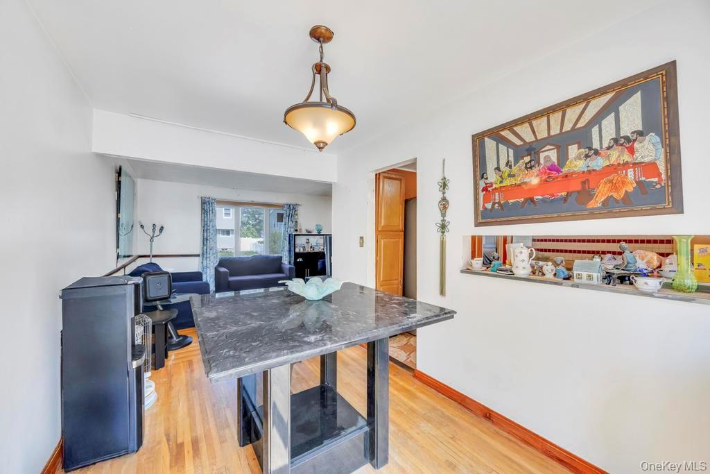 529 Clinton Avenue, Rockville Centre, NY 11570