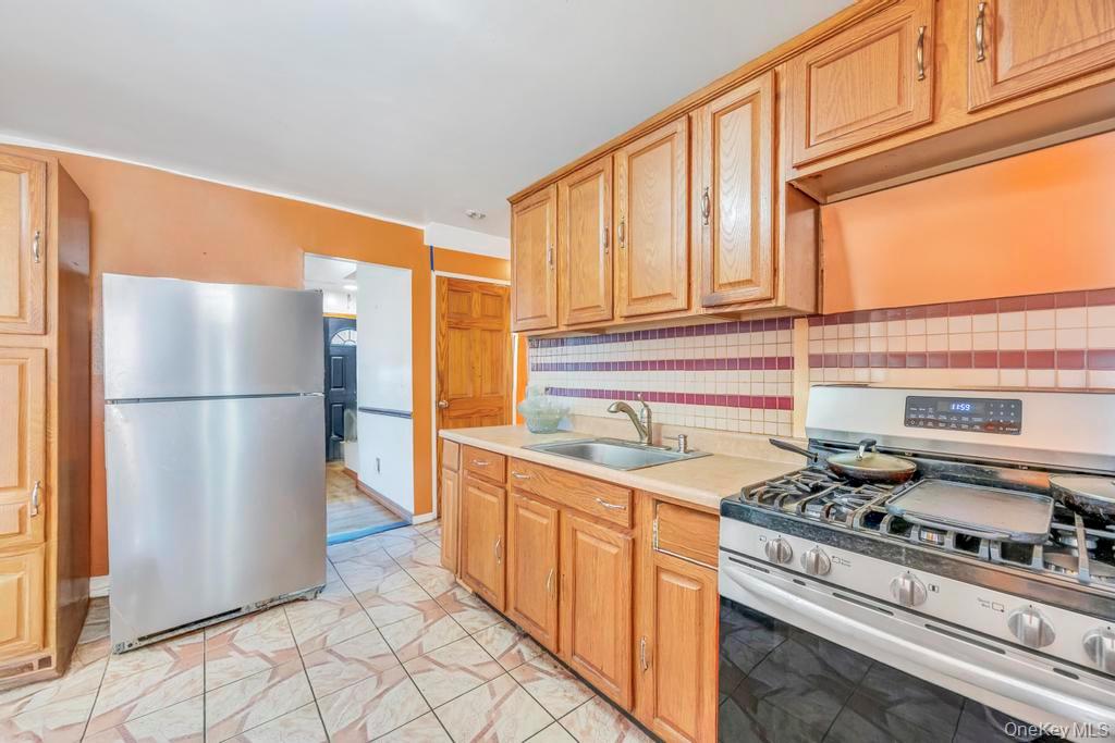 529 Clinton Avenue, Rockville Centre, NY 11570