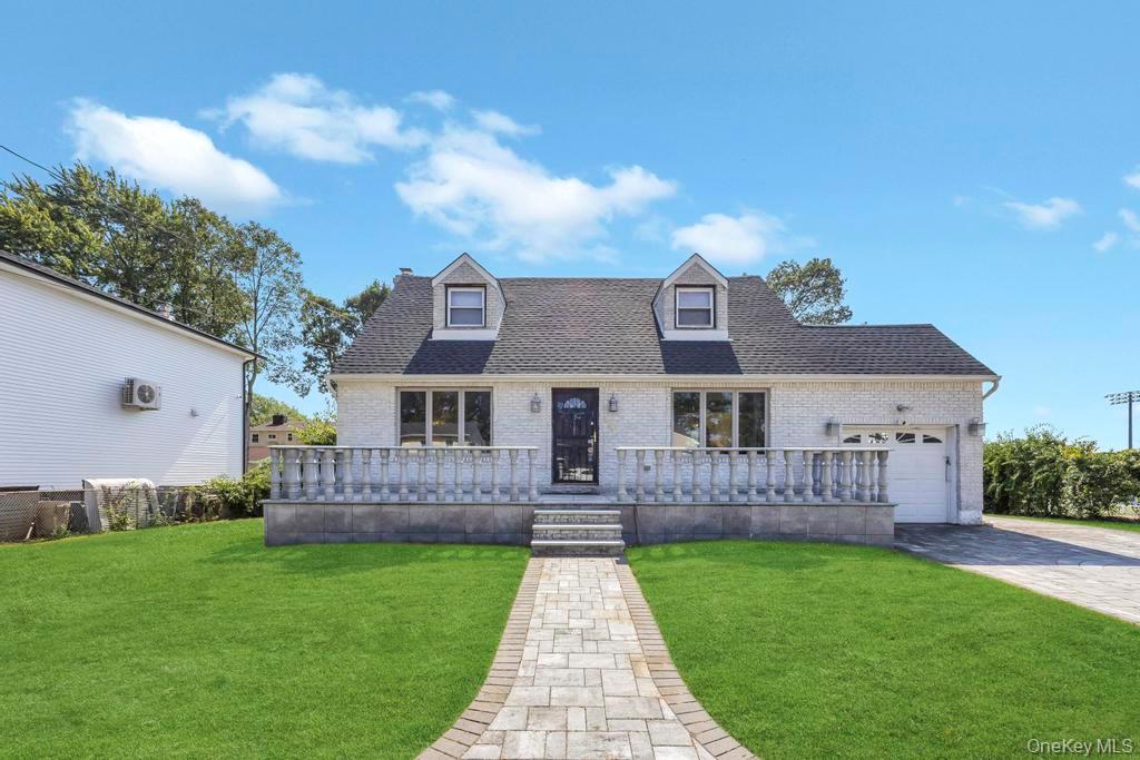 529 Clinton Avenue, Rockville Centre, NY 11570