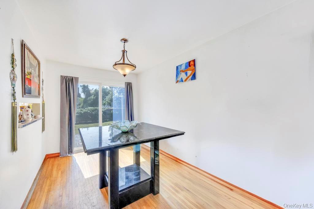 529 Clinton Avenue, Rockville Centre, NY 11570