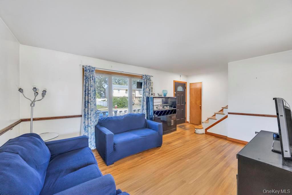 529 Clinton Avenue, Rockville Centre, NY 11570