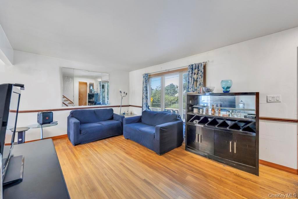 529 Clinton Avenue, Rockville Centre, NY 11570