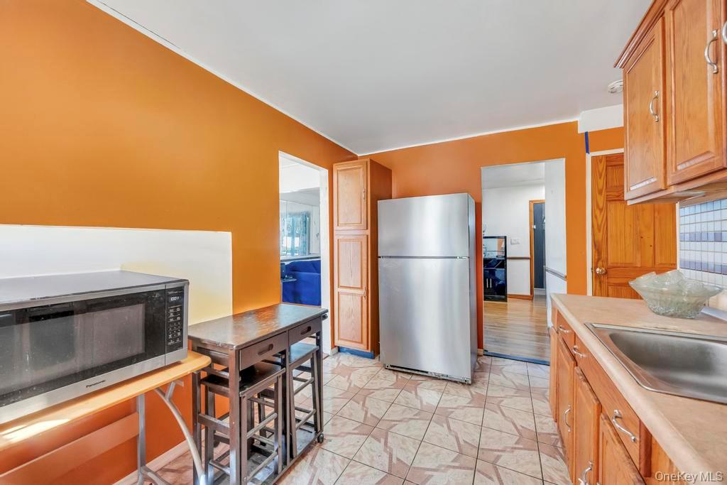 529 Clinton Avenue, Rockville Centre, NY 11570